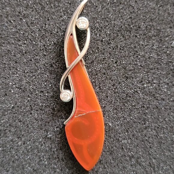 ** FREE ** 925 Sterling Silver Crystal Pendant IF YOU ADD TO BUNDLE - Picture 1 of 2